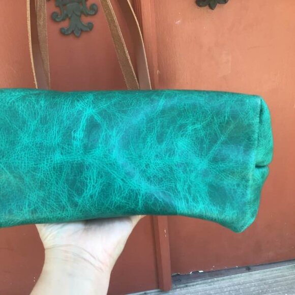 KMM & Co BST Exclusive Teal full size tote - Picture 4 of 5